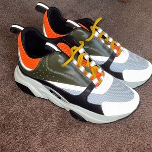 Dior b22